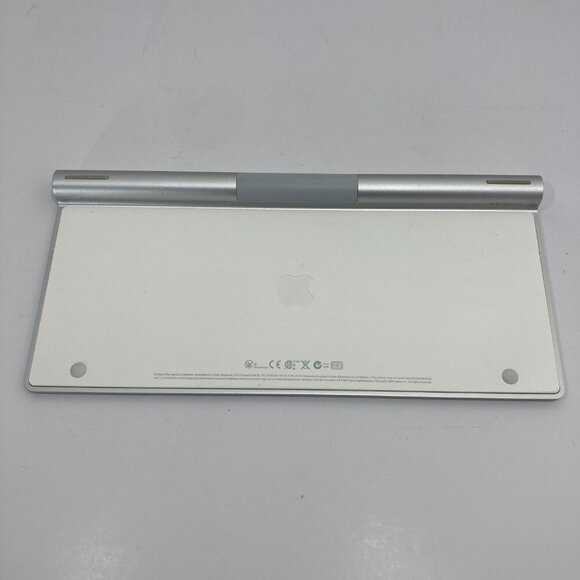 Genuine Apple A1314 Bluetooth Aluminum Keyboard Silver Compact - TESTED - Picture 4 of 8